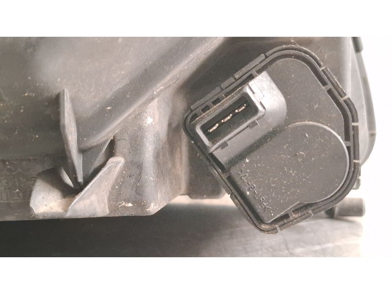 Recambio de faro delantero izquierdo para audi a4 referencia OEM IAM 1307022194  