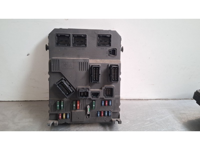 Recambio de centralita bsi para peugeot 206 referencia OEM IAM S118085310E  