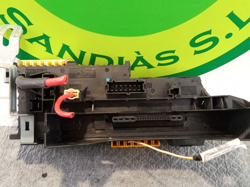 Recambio de caja reles / fusibles para mercedes benz c220 referencia OEM IAM 748038  