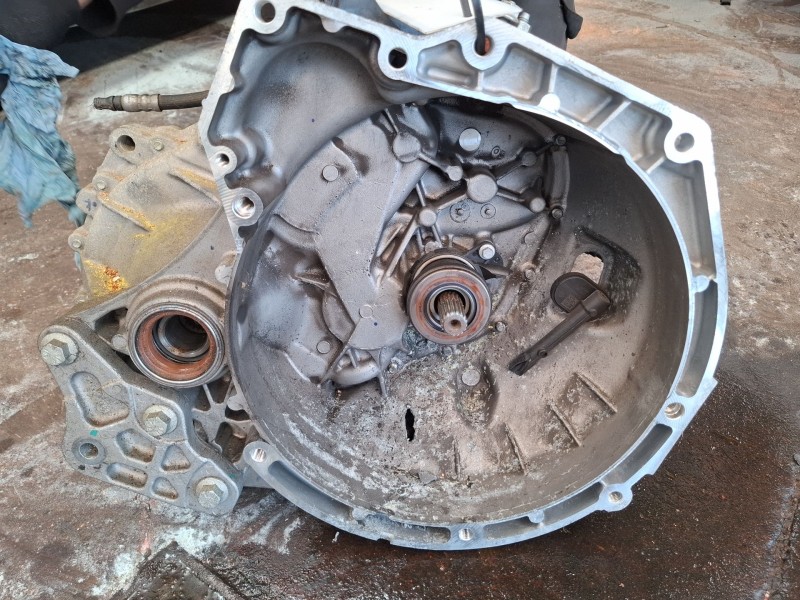 Recambio de caja cambios para ford fiesta referencia OEM IAM H1BR7002FFD  