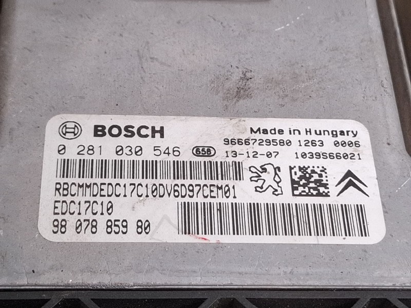 Recambio de centralita motor para citroën ds3 referencia OEM IAM 0281030546 9807885980 EDC17C10  