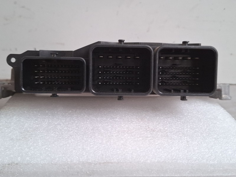 Recambio de centralita motor para citroën ds3 referencia OEM IAM 0281030546 9807885980 EDC17C10  