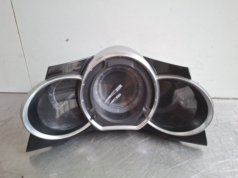 Recambio de cuenta kilometros para citroën ds3 referencia OEM IAM A2C83013700 98041359XT  