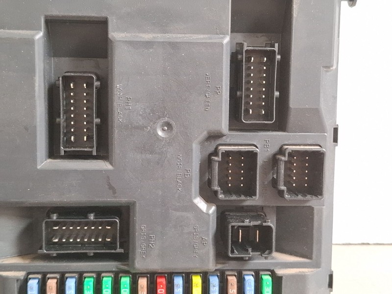 Recambio de centralita bsi para citroën ds3 referencia OEM IAM 9666951980  