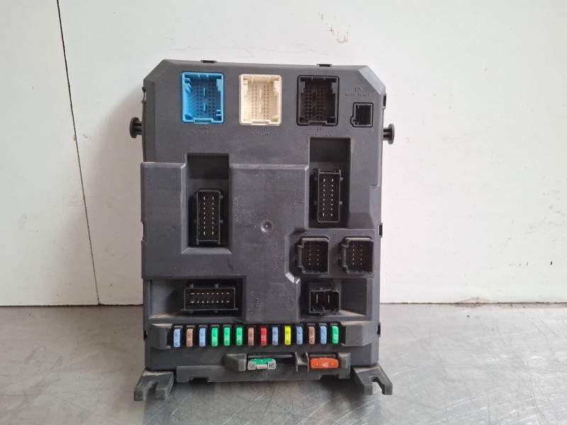 Recambio de centralita bsi para citroën ds3 referencia OEM IAM 9666951980  