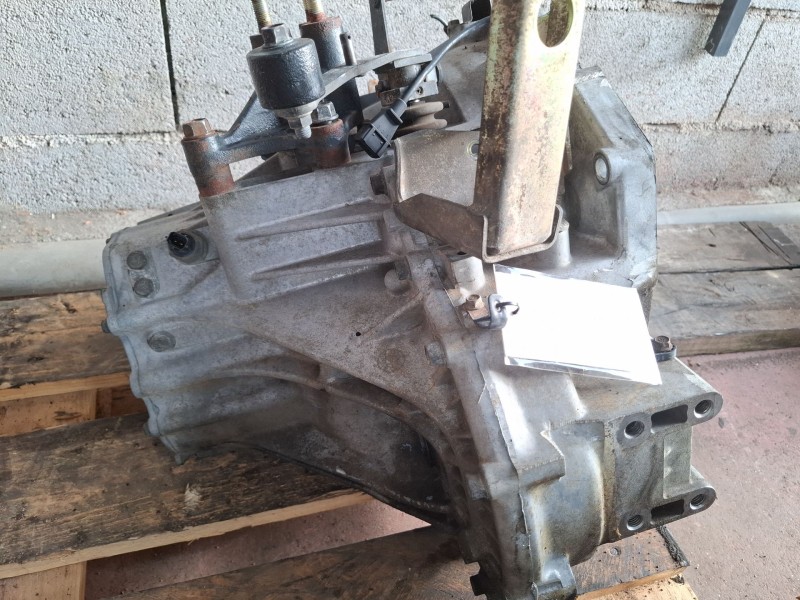 Recambio de caja cambios para kia carnival referencia OEM IAM KV-2  