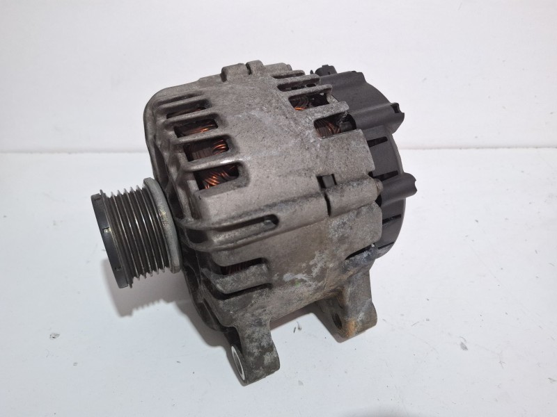 Recambio de alternador para citroën c4 referencia OEM IAM 9664779680  