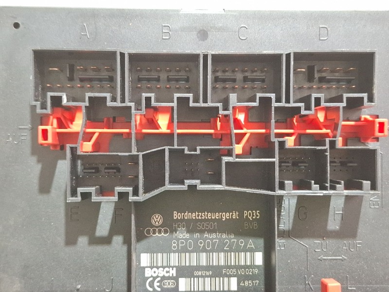 Recambio de caja reles / fusibles para audi a3 8p referencia OEM IAM 8P0907279A  