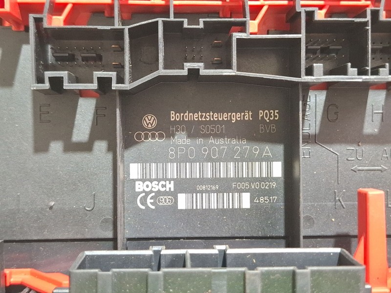 Recambio de caja reles / fusibles para audi a3 8p referencia OEM IAM 8P0907279A  