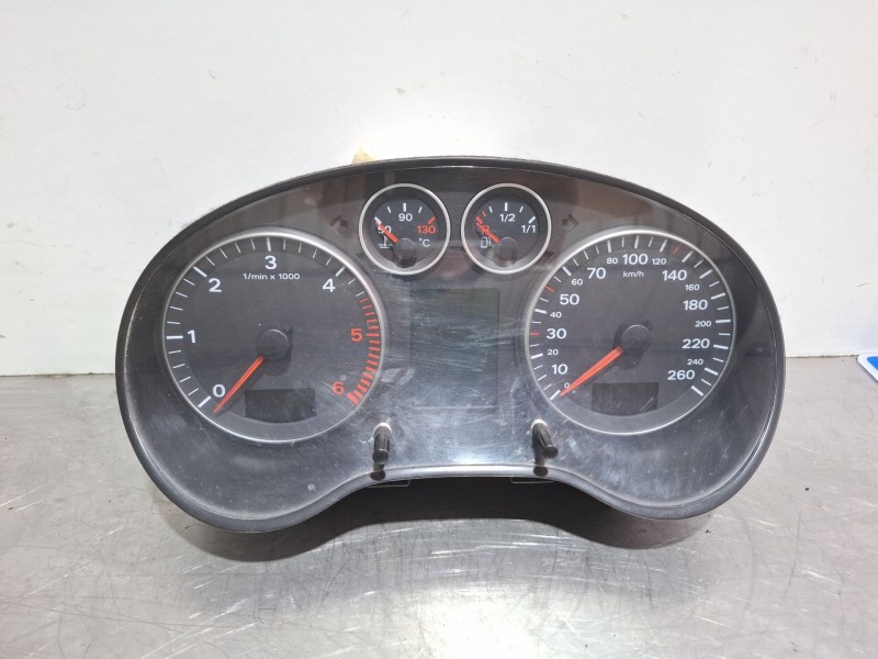 Recambio de cuenta kilometros para audi a3 8p referencia OEM IAM A2C53080296  