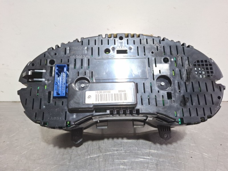 Recambio de cuenta kilometros para audi a3 8p referencia OEM IAM A2C53080296  
