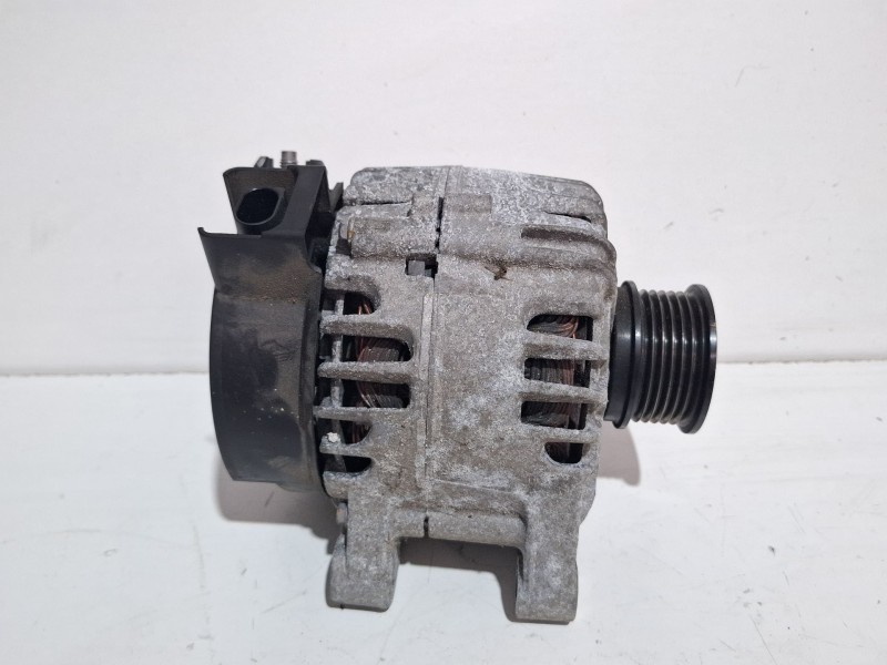 Recambio de alternador para ford fiesta referencia OEM IAM H1BT10300CE  