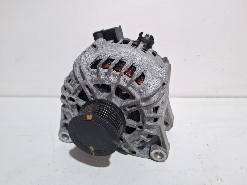 Recambio de alternador para ford fiesta referencia OEM IAM H1BT10300CE  