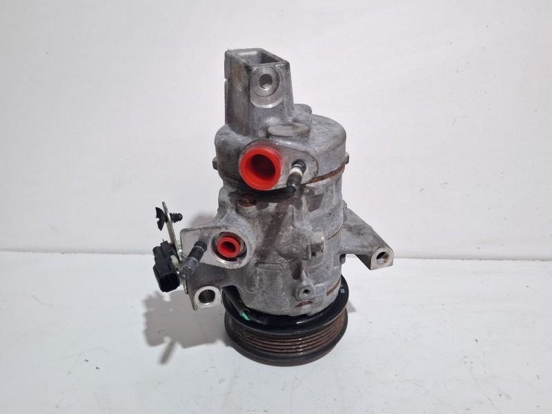 Recambio de compresor aire acondicionado para ford fiesta referencia OEM IAM H1BH19D629CA  