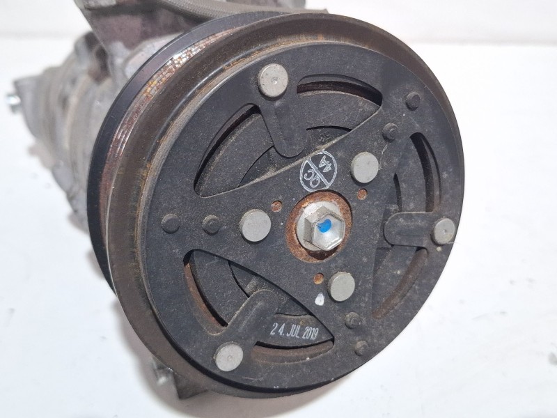 Recambio de compresor aire acondicionado para ford fiesta referencia OEM IAM H1BH19D629CA  