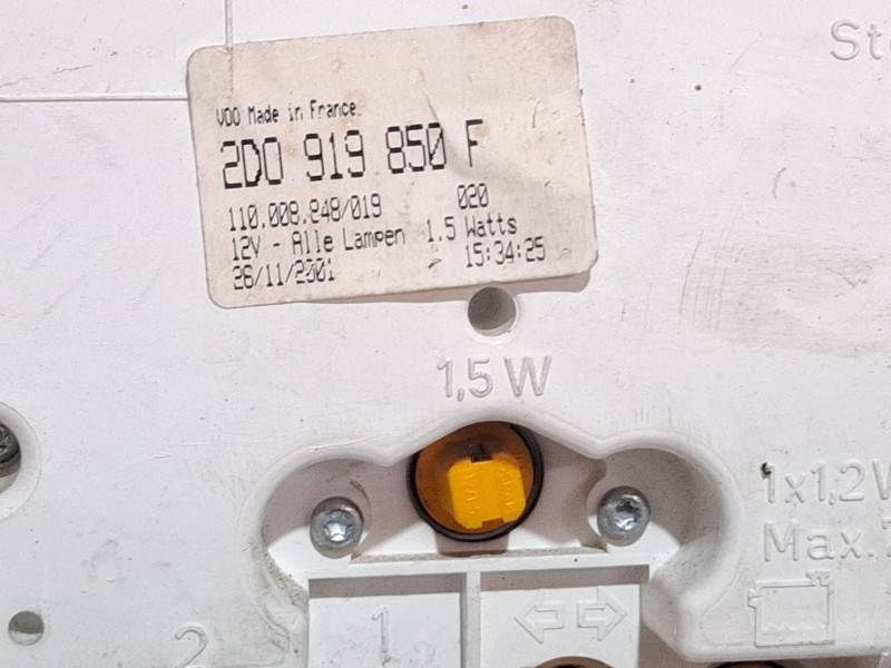 Recambio de cuenta kilometros para volkswagen furgón lt 35 referencia OEM IAM 2D0919850F  