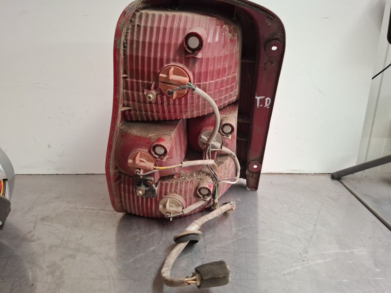 Recambio de piloto trasero derecho para kia carnival referencia OEM IAM   