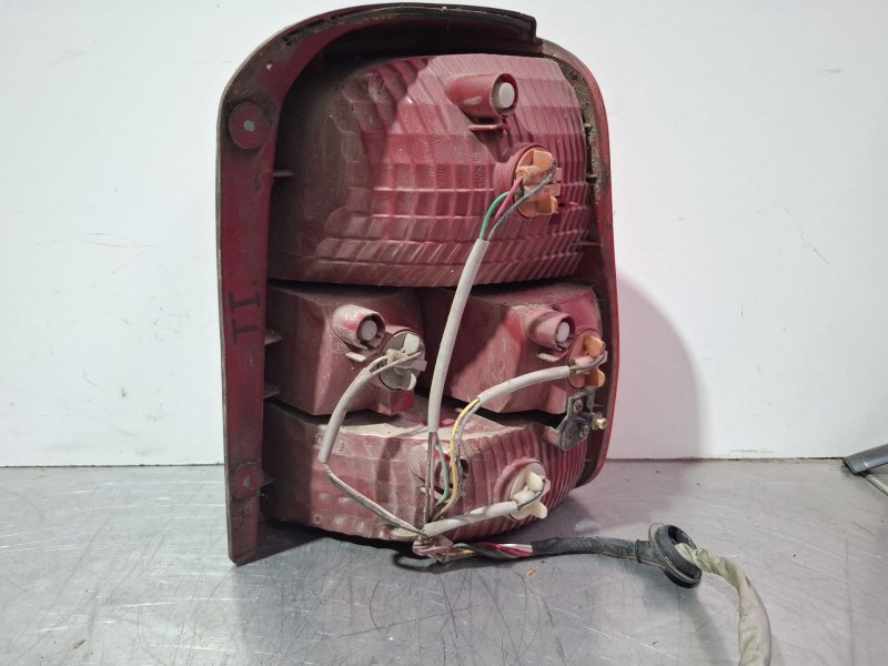 Recambio de piloto trasero izquierdo para kia carnival referencia OEM IAM   