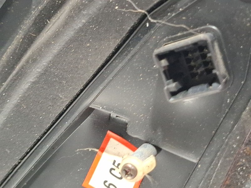 Recambio de espejo retrovisor derecho electrico para kia carnival referencia OEM IAM E4012170  