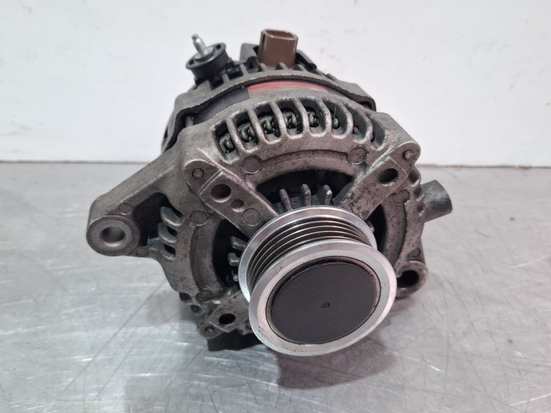 Recambio de alternador para toyota corolla referencia OEM IAM 270602709084  