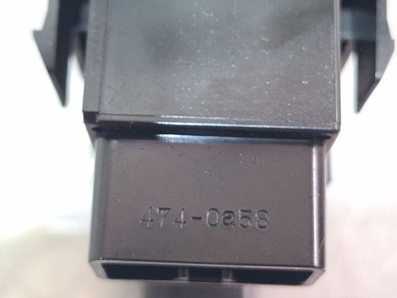 Recambio de interruptor para toyota corolla referencia OEM IAM 4740A58  