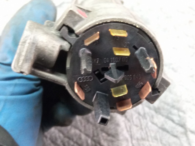 Recambio de llave contacto(llave+bombillo) para volkswagen golf iv (1j1) 1.9 tdi referencia OEM IAM 4B0905851C  