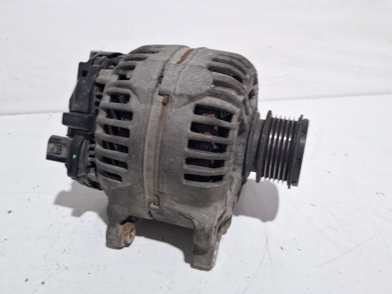 Recambio de alternador para volkswagen caddy referencia OEM IAM 06F903023F 0124525066  