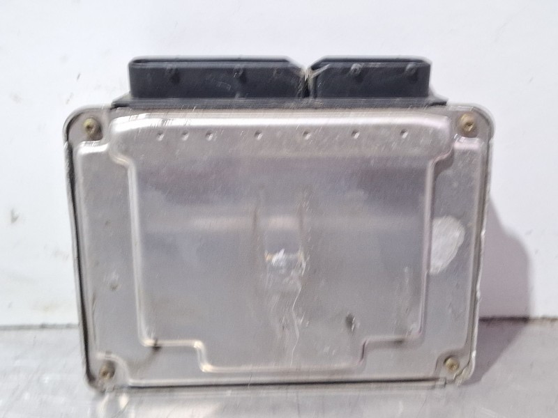 Recambio de centralita motor para volkswagen golf referencia OEM IAM 0281010650 038906012FA  