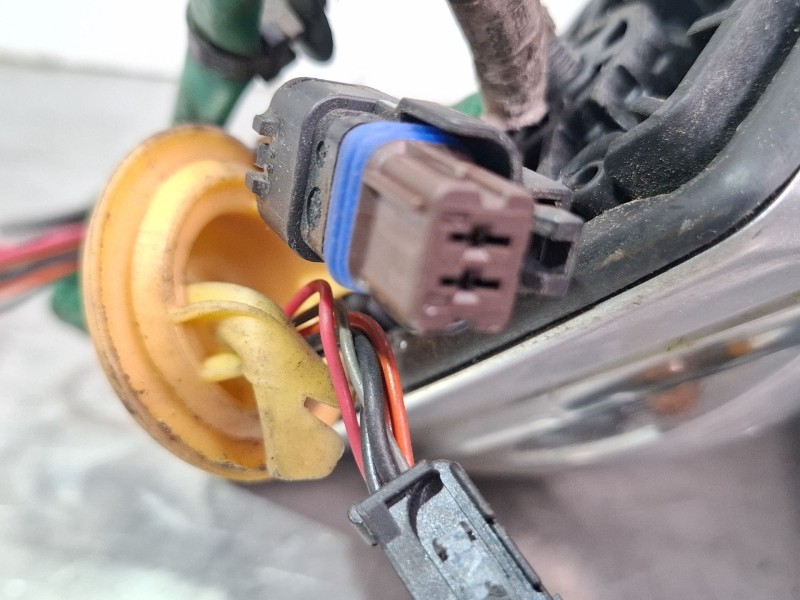 Recambio de espejo retrovisor derecho electrico para peugeot 308 referencia OEM IAM E20306040  