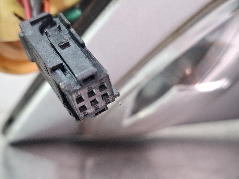 Recambio de espejo retrovisor derecho electrico para peugeot 308 referencia OEM IAM E20306040  