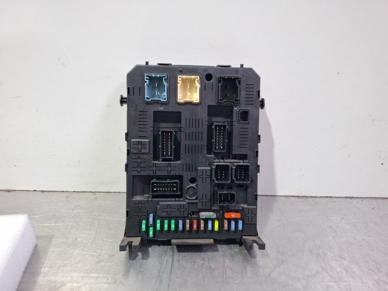 Recambio de centralita bsi para peugeot 308 referencia OEM IAM 28116487-2 28119859-5  