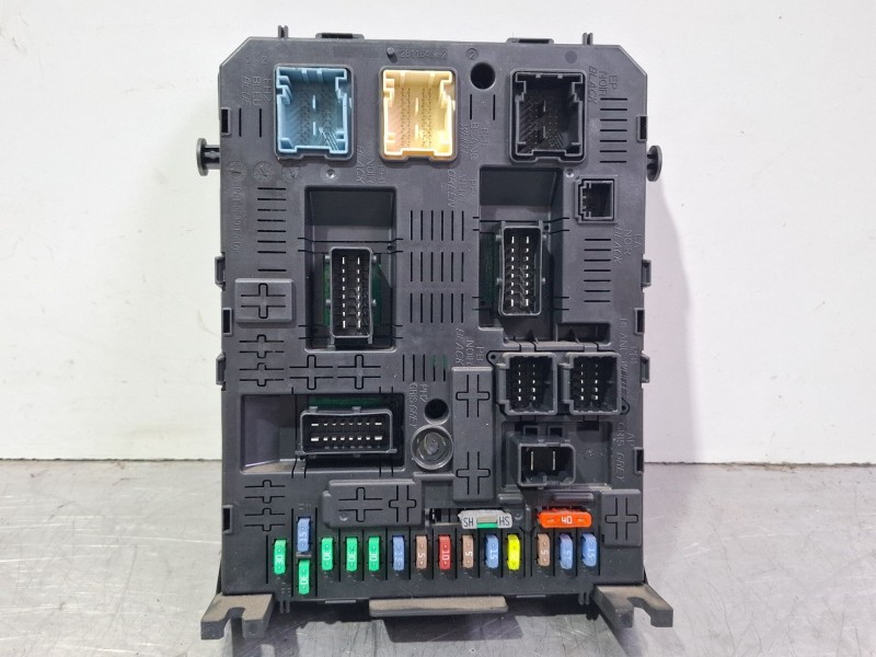 Recambio de centralita bsi para peugeot 308 referencia OEM IAM 28116487-2 28119859-5  