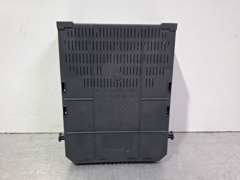 Recambio de centralita bsi para peugeot 308 referencia OEM IAM 28116487-2 28119859-5  