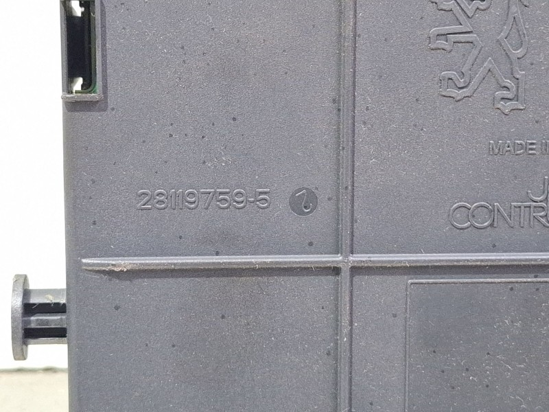 Recambio de centralita bsi para peugeot 308 referencia OEM IAM 28116487-2 28119859-5  