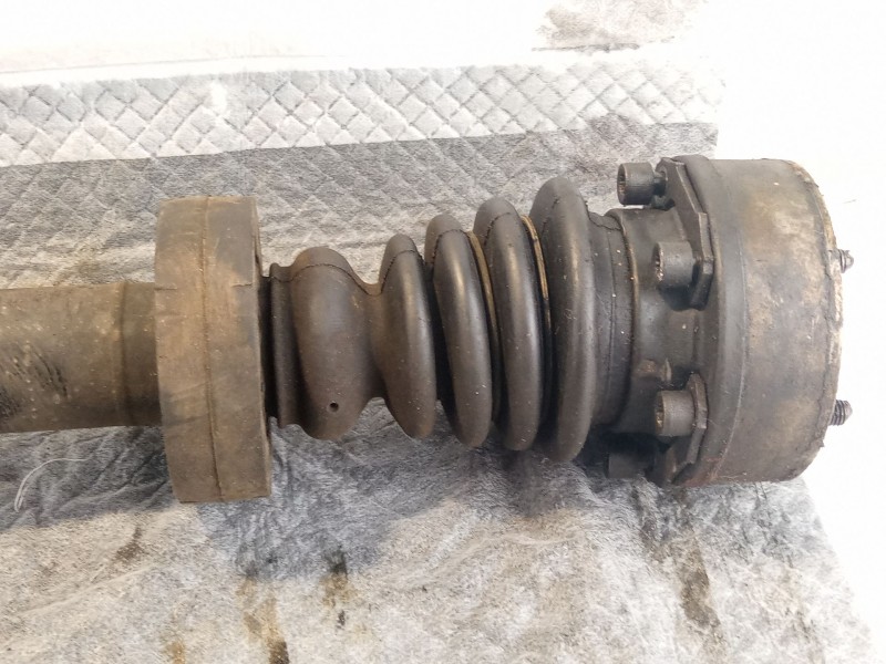 Recambio de palier derecho para volkswagen passat referencia OEM IAM   