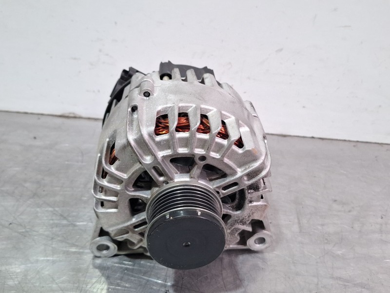 Recambio de alternador para peugeot 308 referencia OEM IAM TG15C135+ 225549150000  