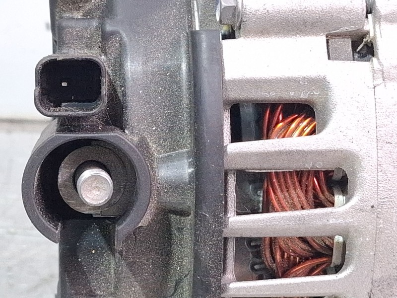Recambio de alternador para peugeot 308 referencia OEM IAM TG15C135+ 225549150000  