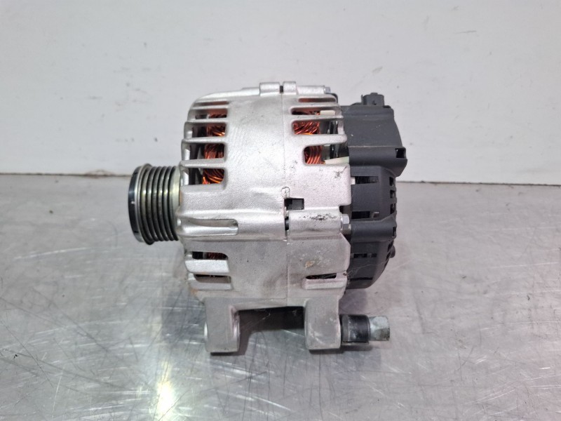 Recambio de alternador para peugeot 308 referencia OEM IAM TG15C135+ 225549150000  