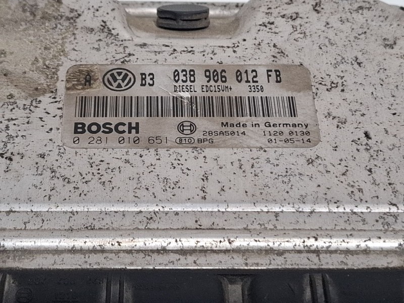 Recambio de centralita motor para volkswagen golf referencia OEM IAM 038906012FB 0281010651  