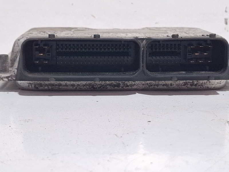 Recambio de centralita motor para volkswagen golf referencia OEM IAM 038906012FB 0281010651  