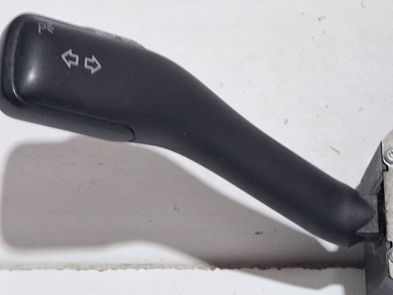 Recambio de mando multifuncion para volkswagen golf referencia OEM IAM 4BO953503H 8L0953513G  