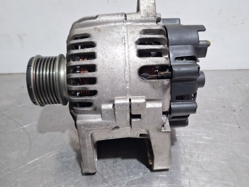 Recambio de alternador para dacia sandero referencia OEM IAM TG11C064 / 2543562D / 8200667608C  