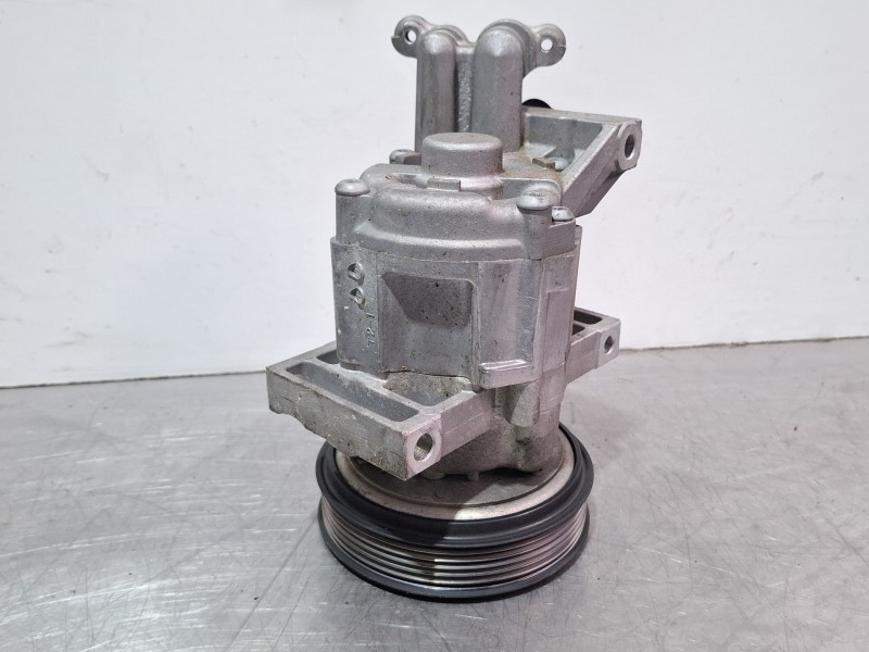 Recambio de compresor aire acondicionado para dacia sandero referencia OEM IAM 926009154R  