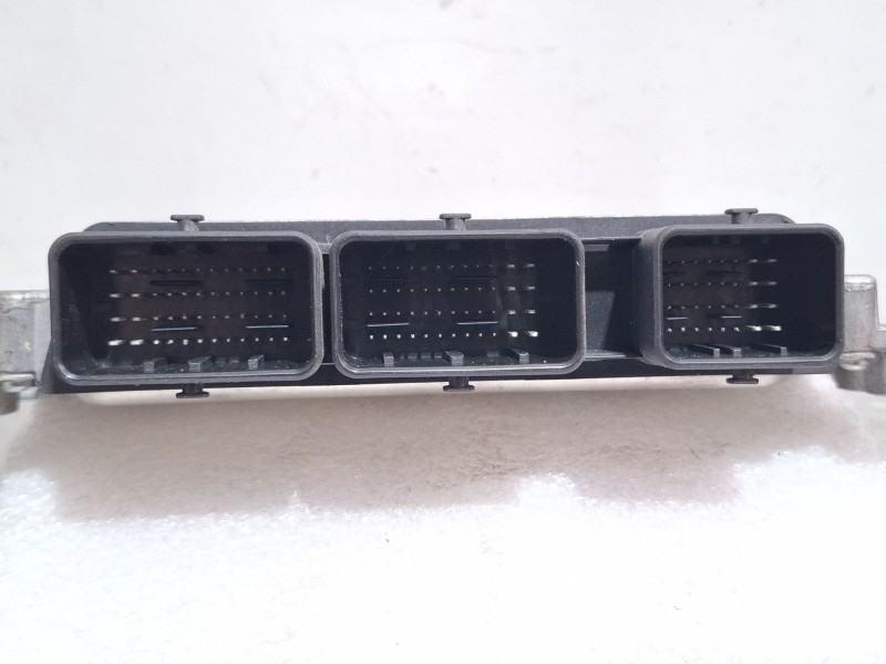 Recambio de centralita motor para dacia sandero referencia OEM IAM 237100703R / 237102280R  