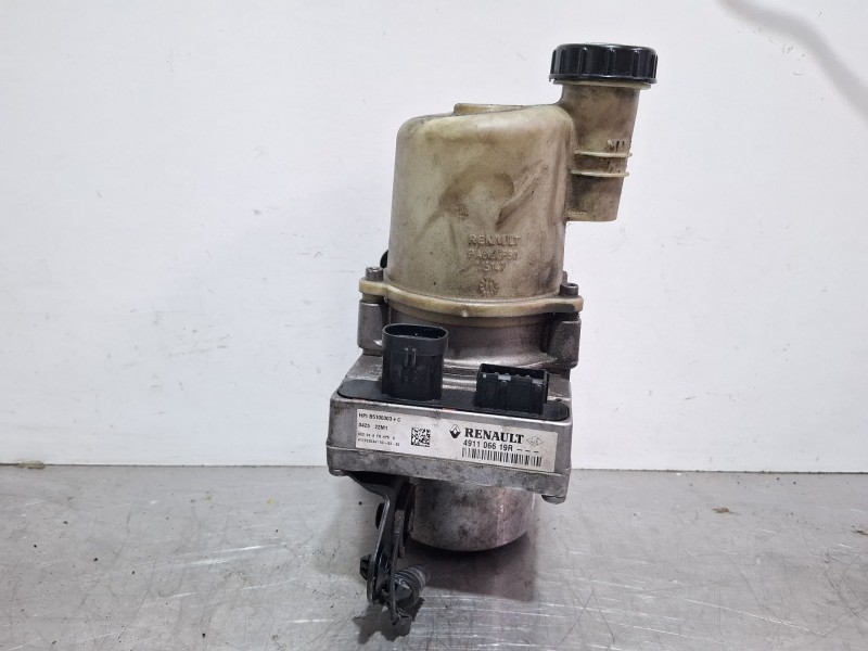Recambio de bomba direccion asistida para dacia sandero referencia OEM IAM 491106619R  
