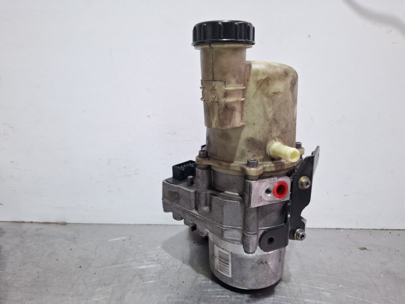 Recambio de bomba direccion asistida para dacia sandero referencia OEM IAM 491106619R  