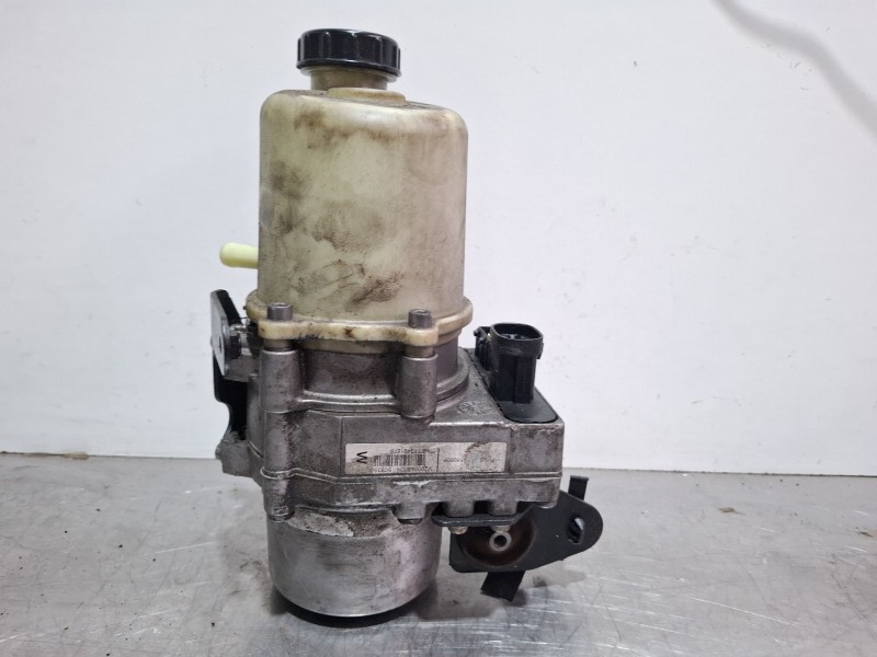 Recambio de bomba direccion asistida para dacia sandero referencia OEM IAM 491106619R  