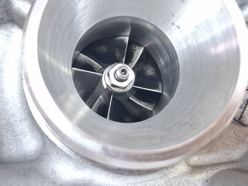 Recambio de turbocompresor para peugeot 2008 signature blue referencia OEM IAM 9813245480 / 19022641270 / 49172-03100  