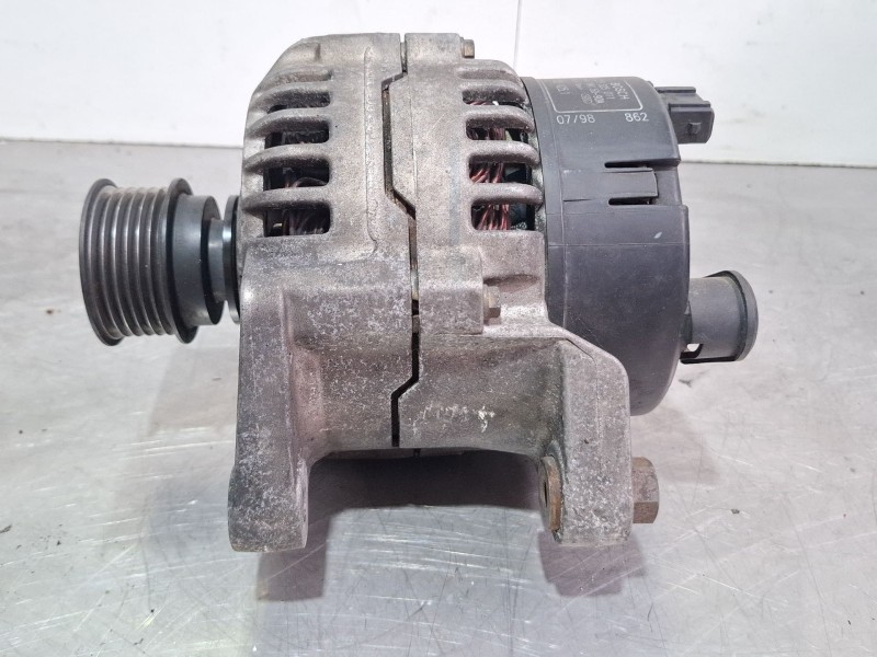 Recambio de alternador para bmw 318 referencia OEM IAM 0123325011  