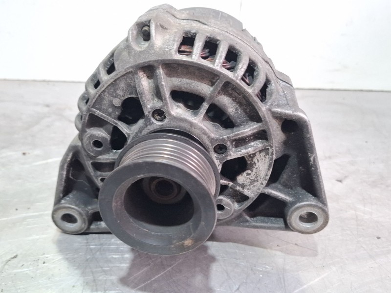 Recambio de alternador para bmw 318 referencia OEM IAM 0123325011  